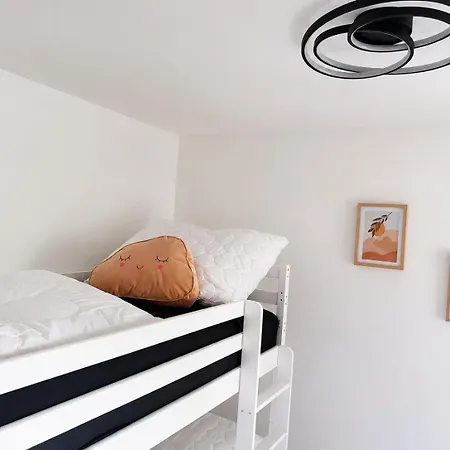 Aparthaus Dittelbach By Faraway Homes *