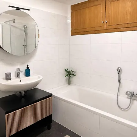 公寓 Aparthaus Dittelbach By Faraway Homes *